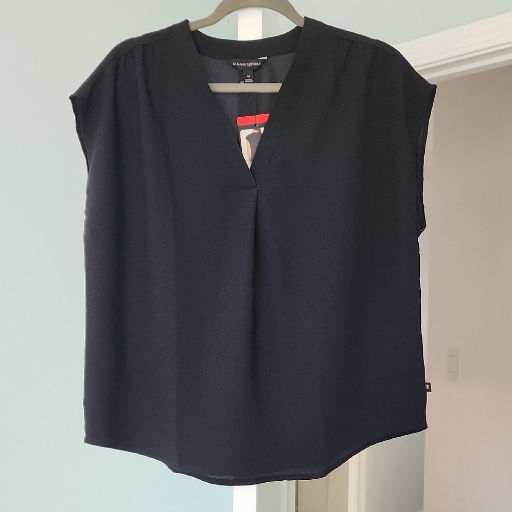 Chic Black V-Neck Blouse by [Brand]